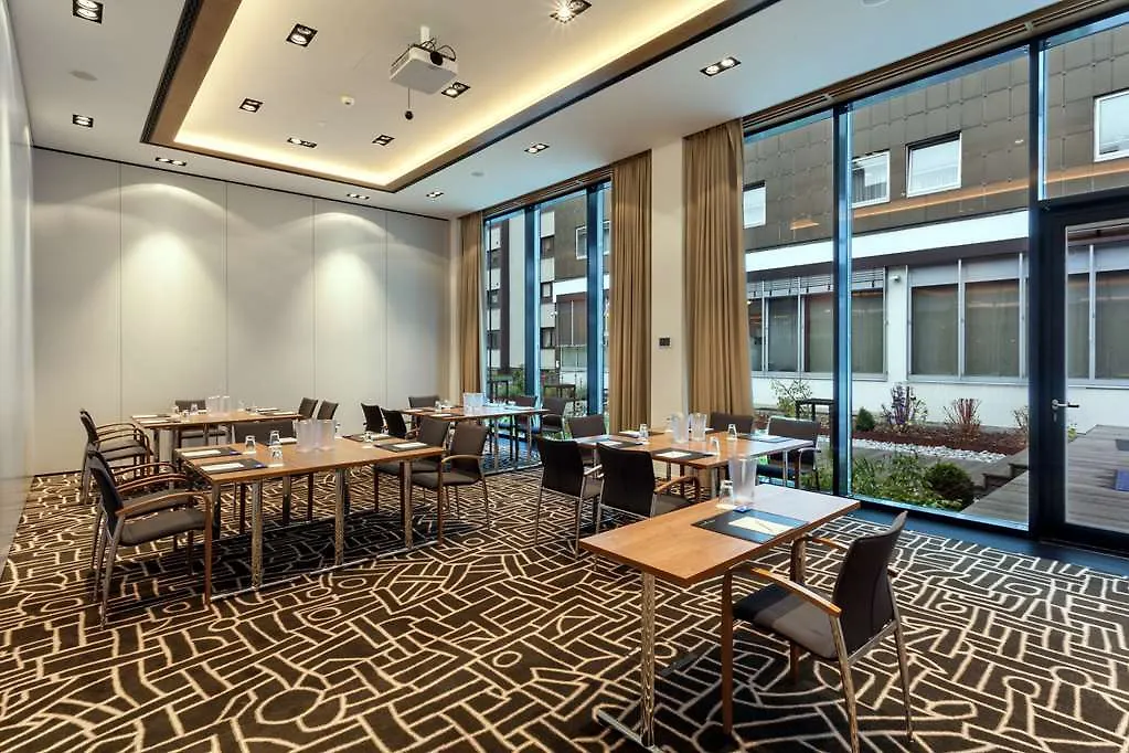 柏林汉堡金色郁金香酒店 4*, 柏林